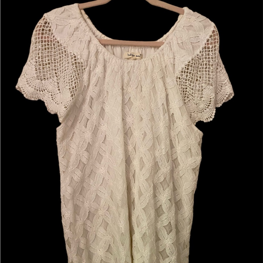 Size XL Lined Eyelet/Lace Blouse.